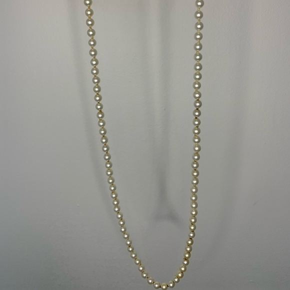 Vintage String Pearls - Picture 5 of 5